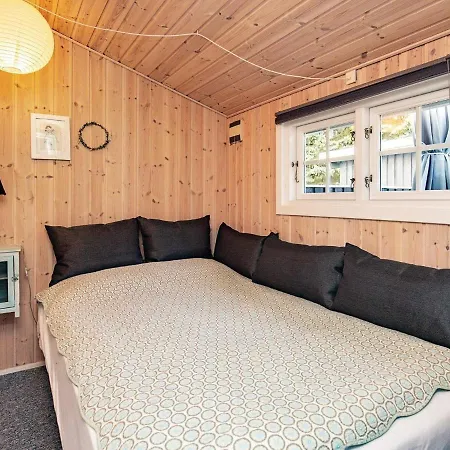 6 Person In * Blåvand