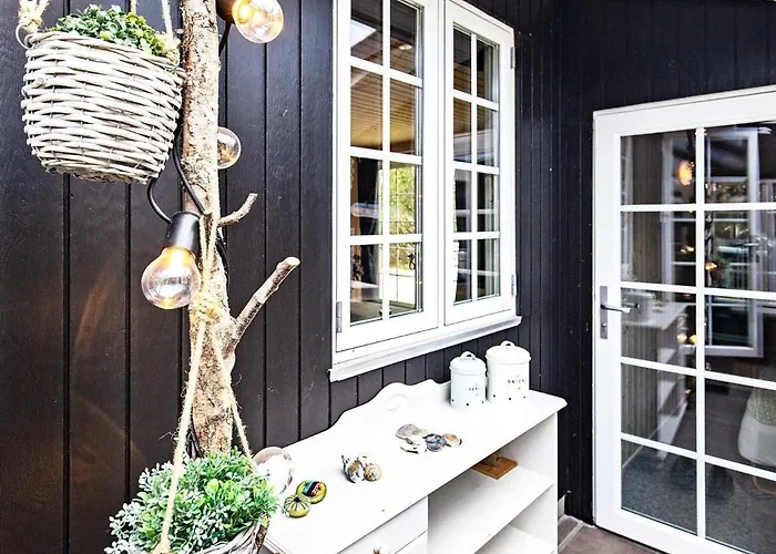 6 Person In Blåvand