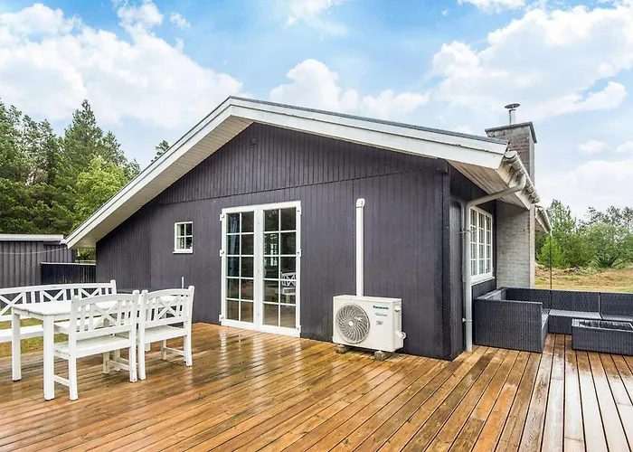 6 Person In * Blåvand